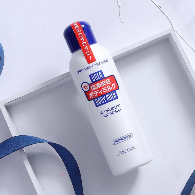 รูปภาพที่1 ของสินค้า : Shiseido Urea Body Milk 150 ml. โลชั่นน้ำนมสำหรับผิวกาย สูตรเข้มข้น จากชิเซโด้ เนื้อโลชั่นเนียนนุ่ม ซึบซาบลงสู่ผิวอย่างรวดเร็ว กักเก็บความชุ่มชื้นได้ยาวนาน พร้อมฟื้นฟูผิวหยาบกร้าน และริ้วรอย ผสานคอลลาเจน ช่วยให้ผิวนุ่มเนียน แลดูกระจ่างใส