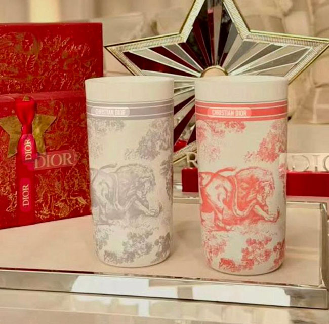 �ٻ�Ҿ���5 �ͧ�Թ��� : Dior Platinum Birthday Gift Temperature Control Tumbler ����-��� �ͧ��ҡ�ҹ����� Dior (���+���ͧ+�اDior) ����纤�����͹+��� ��䫹�����ش�ͤ͹ԡ ��������� DlOR ���º��� �ٴ� ��ʴ������ʨѺ���� ������¹ٹ ��������ش��� ��й��˹ѡ�� ��Ҵ 400ml. 