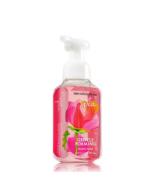 **พร้อมส่ง**Bath & Body Works Sweet Pea Gentle Foaming Hand Soap 259 ml. โฟมล้างมือเนื้อโฟมนุ่ม อ่อนโยนต่อผิวบำรุงผิวให้ผิวนุ่มชุ่มชื่นไม่แห้งตึงหลังการใช้ กลิ่นดอกสวีทพี หอมหวานสดใส คล้ายเยลลี่สีชมพูในถ้วยใส ด้วยความหอมน่ารักสดใสซุกซนทำให้กลิ่นนี้เป็น **พร้อมส่ง**Bath & Body Works Sweet Pea Gentle Foaming Hand Soap 259 ml. โฟมล้างมือเนื้อโฟมนุ่ม อ่อนโยนต่อผิวบำรุงผิวให้ผิวนุ่มชุ่มชื่นไม่แห้งตึงหลังการใช้ กลิ่นดอกสวีทพี หอมหวานสดใส คล้ายเยลลี่สีชมพูในถ้วยใส ด้วยความหอมน่ารักสดใสซุกซนทำให้กลิ่นนี้เป็น