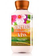 ****Bath & Body Works Vineyard Champagne Kiss Shea & Vitamin E Body Lotion 236 ml. Ū蹺اش ໭ҹع ͺŴ¡ 硫