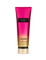 Victoria's Secret Fantasies Temptation Fragrance Lotion 236ml. โลชั่นน้ำหอม ที่ช่วยกักเก็บความชุ่มชื่นยาวนาน 24 ชม. และให้กลิ่นหอมติดทนนาน กลิ่นนี้ให้โทนกลิ่นหอมสดชื่นของแอปเปิ้ลผสมกับกลิ่นดอกไม้หอม Victoria's Secret Fantasies Temptation Fragrance Lotion 236ml. โลชั่นน้ำหอม ที่ช่วยกักเก็บความชุ่มชื่นยาวนาน 24 ชม. และให้กลิ่นหอมติดทนนาน กลิ่นนี้ให้โทนกลิ่นหอมสดชื่นของแอปเปิ้ลผสมกับกลิ่นดอกไม้หอม