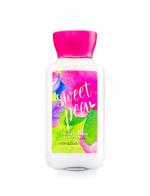 **พร้อมส่ง**Bath & Body Works Sweet Pea Shea & Vitamin E Body Lotion 88 ml. โลชั่นบำรุงผิวสุดพิเศษ กลิ่นดอกสวีทพี หอมหวานสดใส คล้ายเยลลี่สีชมพูในถ้วยใส มีกลิ่นผสมของผลแพร์กับราสเบอร์รี่ ทำให้กลิ่นนี้เป็นที่ติดใจของสาวๆวัยรุ่นจนยากจะเปลี่ยนใจเลยค่ **พร้อมส่ง**Bath & Body Works Sweet Pea Shea & Vitamin E Body Lotion 88 ml. โลชั่นบำรุงผิวสุดพิเศษ กลิ่นดอกสวีทพี หอมหวานสดใส คล้ายเยลลี่สีชมพูในถ้วยใส มีกลิ่นผสมของผลแพร์กับราสเบอร์รี่ ทำให้กลิ่นนี้เป็นที่ติดใจของสาวๆวัยรุ่นจนยากจะเปลี่ยนใจเลยค่
