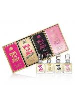 JUICY COUTURE Perfume Viva la Juicy Mini Gift Set เซ็ทน้ำหอมคอลเลคชั่นกลิ่น Viva la Juicy 4 โทนกลิ่นขายดี ในขนาดพกพา 5 ml. ให้คุณได้สัมผัสกลิ่นหอมในหลากหลายอารมณ์หลากหลายสไตล์ แต่ยังคงความหอมหวานฉ่ำจากผลเบอร์รี่ป่า ส้มแมนดาริน ดอกไม้นานาชนิด แ JUICY COUTURE Perfume Viva la Juicy Mini Gift Set เซ็ทน้ำหอมคอลเลคชั่นกลิ่น Viva la Juicy 4 โทนกลิ่นขายดี ในขนาดพกพา 5 ml. ให้คุณได้สัมผัสกลิ่นหอมในหลากหลายอารมณ์หลากหลายสไตล์ แต่ยังคงความหอมหวานฉ่ำจากผลเบอร์รี่ป่า ส้มแมนดาริน ดอกไม้นานาชนิด แ