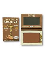The Balm Take Home the Bronze 7.08 g. สี Toni (Thomas) บรอนเซอร์ใหม่ล่าสุดจาก theBalm ออกแบบมาโดยหลีกเลี่ยงอันเดอร์โทนส้ม เนื้อแมท ปัดแล้วดูเป็นธรรมชาติมากๆ ทำให้ไม่ว่าจะบรอนบริเวณหน้าผากหรือแก้มก็จะได้ลุคบ่มแดด ผิวสีทอง สวยสุขภาพดีอย่างแน่นอ The Balm Take Home the Bronze 7.08 g. สี Toni (Thomas) บรอนเซอร์ใหม่ล่าสุดจาก theBalm ออกแบบมาโดยหลีกเลี่ยงอันเดอร์โทนส้ม เนื้อแมท ปัดแล้วดูเป็นธรรมชาติมากๆ ทำให้ไม่ว่าจะบรอนบริเวณหน้าผากหรือแก้มก็จะได้ลุคบ่มแดด ผิวสีทอง สวยสุขภาพดีอย่างแน่นอ
