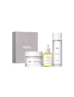 Huxley Secret of Sahara Extra Moisture Trioเซ็ทบำรุงผิว 3 ไอเทม มอบความชุ่มชื่นให้กับผิว ลดอาการผิวแห้งกร้าน เหมาะสำหรับผิวแห้ง-แห้งมาก ที่ต้องการเพิ่มความชุ่มชื่นมากเป็นพิเศษ Huxley Secret of Sahara Extra Moisture Trioเซ็ทบำรุงผิว 3 ไอเทม มอบความชุ่มชื่นให้กับผิว ลดอาการผิวแห้งกร้าน เหมาะสำหรับผิวแห้ง-แห้งมาก ที่ต้องการเพิ่มความชุ่มชื่นมากเป็นพิเศษ