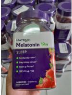 Natrol Gummies Melatonin 10 Mg. 140 Strawberry Gummies ของแท้จาก US 100% วิตามินเมลาโทนินแบบกัมมี่ รสสตรอเบอร์รี่ ช่วยทำให้รู้สึกผ่อนคลาย นอนหลับง่ายขึ้น หลับสบายไม่ตื่นกลางดึก ตื่นมาสมองปลอดโปร่ง ช่วยให้อาการ jet lag ดีขึ้น ช่วยให้ร่างกายต