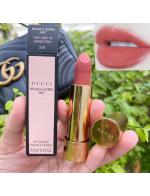 Gucci Rouge A Levres MatLip Colour สี208 They Met in Argentina 3.5 g ลิปแมทท์รุ่นใหม่ล่าสุดแบบแมทกำมะหยี่ เนื้อซาตินนุ่มๆ เกลี่ยง่ายไม่ตกร่อง สีชมพูตุ่นๆ ทาแล้วสวยมากคนปากแห้งต้องเลิฟรุ่นนี้มากๆ เพราะสามารถหยิบมาเติมได้เรื่อยๆ โดยไม่รู้สึกหนาหนัก ไม่ทำให้ Gucci Rouge A Levres MatLip Colour สี208 They Met in Argentina 3.5 g ลิปแมทท์รุ่นใหม่ล่าสุดแบบแมทกำมะหยี่ เนื้อซาตินนุ่มๆ เกลี่ยง่ายไม่ตกร่อง สีชมพูตุ่นๆ ทาแล้วสวยมากคนปากแห้งต้องเลิฟรุ่นนี้มากๆ เพราะสามารถหยิบมาเติมได้เรื่อยๆ โดยไม่รู้สึกหนาหนัก ไม่ทำให้