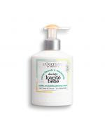 L'OCCITANE Shea Baby Lovely & Gentle Moisturizing Milk 300ml. โลชั่นน้ำนมบำรุงผิวกายสำหรับผิวบอบบางแพ้ง่ายแม้ผิวเด็ก ผิวของลูกน้อยจะนุ่มชุ่มชื้น และได้รับการปลอบประโลมยิ่งขึ้น Shea Baby MoistMilk มีส่วนผสมของสารสกัดจากธรรมชาติกว่า 95% รวมถึงเชียบ L'OCCITANE Shea Baby Lovely & Gentle Moisturizing Milk 300ml. โลชั่นน้ำนมบำรุงผิวกายสำหรับผิวบอบบางแพ้ง่ายแม้ผิวเด็ก ผิวของลูกน้อยจะนุ่มชุ่มชื้น และได้รับการปลอบประโลมยิ่งขึ้น Shea Baby MoistMilk มีส่วนผสมของสารสกัดจากธรรมชาติกว่า 95% รวมถึงเชียบ