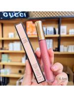 Gucci Rouge A Levres Liquid Matte Lipstick 6.5 g. ลิปจิ้มจุ่มรุ่นใหม่ล่าสุดเนื้อกำมะหยี่นุ่ม เนื้อบางเบา เกลี่ยลื่นไปกับริมฝีปาก ละมุนนุ่มริมฝีปากสุดๆ เซตตัวแล้วจะได้เป็นเนื้อซอฟท์แมทท์ ไม่ตกร่อง ไม่ทำให้ปากเเห้ง กลบสีปากได้มิด ติดทน แทบจะไม่ติดแมสก์เลยค่ Gucci Rouge A Levres Liquid Matte Lipstick 6.5 g. ลิปจิ้มจุ่มรุ่นใหม่ล่าสุดเนื้อกำมะหยี่นุ่ม เนื้อบางเบา เกลี่ยลื่นไปกับริมฝีปาก ละมุนนุ่มริมฝีปากสุดๆ เซตตัวแล้วจะได้เป็นเนื้อซอฟท์แมทท์ ไม่ตกร่อง ไม่ทำให้ปากเเห้ง กลบสีปากได้มิด ติดทน แทบจะไม่ติดแมสก์เลยค่