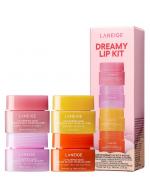 Laneige Dreamy Lip Kit ตื่นมาปากนุ่มชุ่มชื่นทุกวันกับ LANEIGE Dreamy Lip Kit ด้วยเซ็ตลิปสลีปปิ้งมาสก์ที่ได้รับความนิยมถึง 4 ชิ้น โดยชุดนี้จะนำกลิ่น เบอร์รี่,ขนมหวาน,มะม่วง และ ชาเย็นพีช ด้วยส่วนผสมของ Berry Fruit Complex (ส่วนผสมของน้ำทับทิม องุ่น และน้ำร Laneige Dreamy Lip Kit ตื่นมาปากนุ่มชุ่มชื่นทุกวันกับ LANEIGE Dreamy Lip Kit ด้วยเซ็ตลิปสลีปปิ้งมาสก์ที่ได้รับความนิยมถึง 4 ชิ้น โดยชุดนี้จะนำกลิ่น เบอร์รี่,ขนมหวาน,มะม่วง และ ชาเย็นพีช ด้วยส่วนผสมของ Berry Fruit Complex (ส่วนผสมของน้ำทับทิม องุ่น และน้ำร