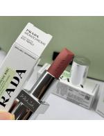 Prada Monochrome Soft Matte Lipstick 3.8 g. เบอร์สี B101 Tiepolo ลิป Prada ลิปเนื้อแมตต์เบาสบาย ไม่แห้ง ไม่ตกร่อง ให้สัมผัสแบบ soft matte เนื้อดีมาก เนื้อเนียนนุ่ม เบาสบายมาก เม็ดสีชัด ติดทนกว่า 12 ชั่วโมง เพิ่มความหรูหราของแบรนด์ระดับโลกด้วยลิปสติกเนื้อแ Prada Monochrome Soft Matte Lipstick 3.8 g. เบอร์สี B101 Tiepolo ลิป Prada ลิปเนื้อแมตต์เบาสบาย ไม่แห้ง ไม่ตกร่อง ให้สัมผัสแบบ soft matte เนื้อดีมาก เนื้อเนียนนุ่ม เบาสบายมาก เม็ดสีชัด ติดทนกว่า 12 ชั่วโมง เพิ่มความหรูหราของแบรนด์ระดับโลกด้วยลิปสติกเนื้อแ
