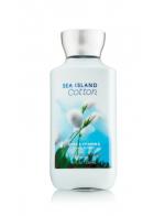 Bath & Body Works Sea Island Cotton Shea & Vitamin E Body Lotion 236 ml. โลชั่นถนอมผิวกลิ่นหอมติดผิวกายนานตลอดวัน กลิ่นนี้จะมีความหอมสะอาดอ่อนๆ แบ้วๆ ใสๆ คล้ายกลิ่นแป้งเด็กค่ะใครได้กลิ่นก็อยากอยู่ใกล้ๆ Bath & Body Works Sea Island Cotton Shea & Vitamin E Body Lotion 236 ml. โลชั่นถนอมผิวกลิ่นหอมติดผิวกายนานตลอดวัน กลิ่นนี้จะมีความหอมสะอาดอ่อนๆ แบ้วๆ ใสๆ คล้ายกลิ่นแป้งเด็กค่ะใครได้กลิ่นก็อยากอยู่ใกล้ๆ