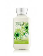 **พร้อมส่ง**Bath & Body Works White Citrus Shea & Vitamin E Body Lotion 236 ml. โลชั่นบำรุงผิวสุดพิเศษ กลิ่นนี้จะมีความหอมสดชื่นซีตัสมากๆ คล้ายกลิ่นของไอศรีมรสมะนาว ใครที่เบื่อกลิ่นหอมของดอกไม้ลองเปลี่ยนมาใช้กลิ่นนี้ดูรับรองไม่ผิดหวังค่ะ