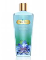 Victoria's Secret Aqua Kiss Daily Body Wash 250 ml. *รุ่น Fantasies กลิ่นหอมเย็นของดอกฟรีเซีย ผสมกับกลิ่นหอมสดชื่นของดอกเดซี่ เป็นกลิ่นหอมใหม่ ที่น่าลองมากๆคะ 