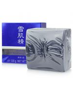 KOSE Sekkisei Clear Facial Soap 120g. Refill สบู่ดำอันเลื่องชื่อ สบู่ล้างหน้าให้ฟองครีมนุ่มละมุน ขจัดสิ่งอุดตันรูขุมขน น้ำมันส่วนเกินบนผิว และเซลล์ผิวเก่าที่มีเมลานินสะสมอันเป็นสาเหตุของความหมองคล้ำได้อย่างหมดจด ใช้เวลากว่า 80 วันในการผสมผสานส KOSE Sekkisei Clear Facial Soap 120g. Refill สบู่ดำอันเลื่องชื่อ สบู่ล้างหน้าให้ฟองครีมนุ่มละมุน ขจัดสิ่งอุดตันรูขุมขน น้ำมันส่วนเกินบนผิว และเซลล์ผิวเก่าที่มีเมลานินสะสมอันเป็นสาเหตุของความหมองคล้ำได้อย่างหมดจด ใช้เวลากว่า 80 วันในการผสมผสานส