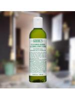Kiehl's Cucumber Herbal Alcohol-Free Toner 250ml. โทนเนอร์สูตรแตงกวาไม่ทำให้ผิวแห้งและปราศจากส่วนผสมของแอลกอฮอล์ ช่วยให้ผิวเรียบเนียนอย่างเป็นธรรมชาติ ผิวตึงกระชับขึ้น มอบผิวที่สะอาดหมดจด เนียนนุ่ม สีผิวสม่ำเสมอและผิวเรียบเนียน Kiehl's Cucumber Herbal Alcohol-Free Toner 250ml. โทนเนอร์สูตรแตงกวาไม่ทำให้ผิวแห้งและปราศจากส่วนผสมของแอลกอฮอล์ ช่วยให้ผิวเรียบเนียนอย่างเป็นธรรมชาติ ผิวตึงกระชับขึ้น มอบผิวที่สะอาดหมดจด เนียนนุ่ม สีผิวสม่ำเสมอและผิวเรียบเนียน