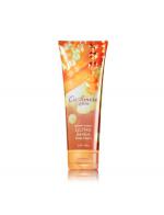 Bath & Body Works Cashmere Glow 24 Hour Moisture Ultra Shea Body Cream 226g. ครีมบำรุงผิวสุดเข้มข้น มีกลิ่นหอมติดทนนาน กลิ่นหอมใหม่นุ่มละมุนของวนิลลาผสมกับกลิ่น Musk และปลายๆกลิ่นมีกลิ่นเบอร์รี่ ให้รู้สึกสดชื่นไม่หวานมากจนเกินไป  Bath & Body Works Cashmere Glow 24 Hour Moisture Ultra Shea Body Cream 226g. ครีมบำรุงผิวสุดเข้มข้น มีกลิ่นหอมติดทนนาน กลิ่นหอมใหม่นุ่มละมุนของวนิลลาผสมกับกลิ่น Musk และปลายๆกลิ่นมีกลิ่นเบอร์รี่ ให้รู้สึกสดชื่นไม่หวานมากจนเกินไป